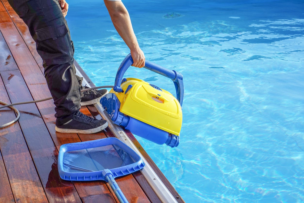 6 Secrets to Grow Your Swimming Pool Cleaning Business Quickly G For